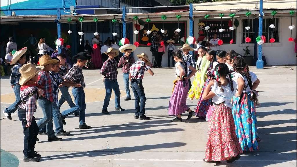 Federal Cuauhtemoc Elementary School | Av. Independencia y Padre Kino Sin Número Zona B.C., Zona Urbana Rio Tijuana, 22010 Tijuana, B.C., Mexico | Phone: 664 683 1553