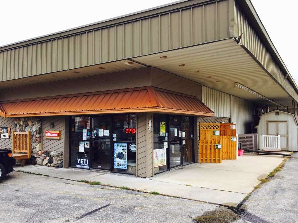 Home Lumber Company | 499 W Whitewater St, Whitewater, WI 53190, USA | Phone: (262) 473-3538