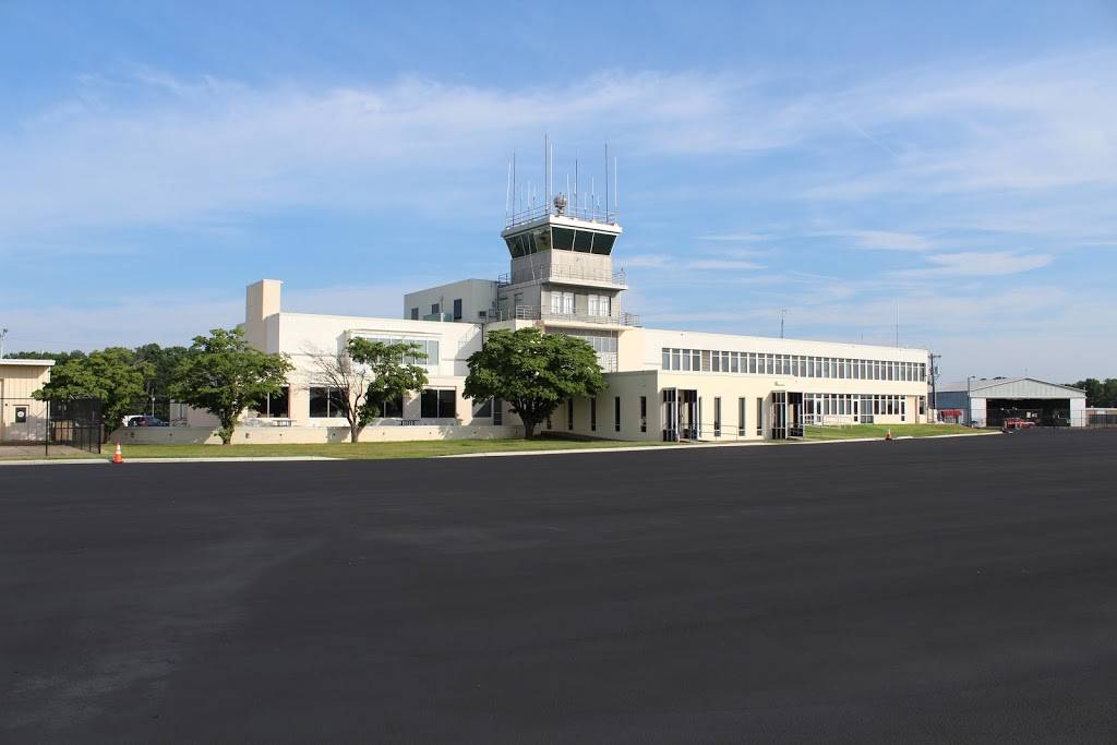 Smith Reynolds Airport | 3801 N Liberty St # 204, Winston-Salem, NC 27105, USA | Phone: (336) 767-6361