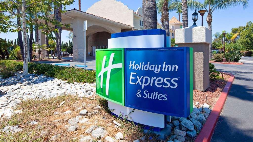 Holiday Inn Express & Suites San Diego-Escondido | 1250 W Valley Pkwy, Escondido, CA 92029, USA | Phone: (760) 741-7117