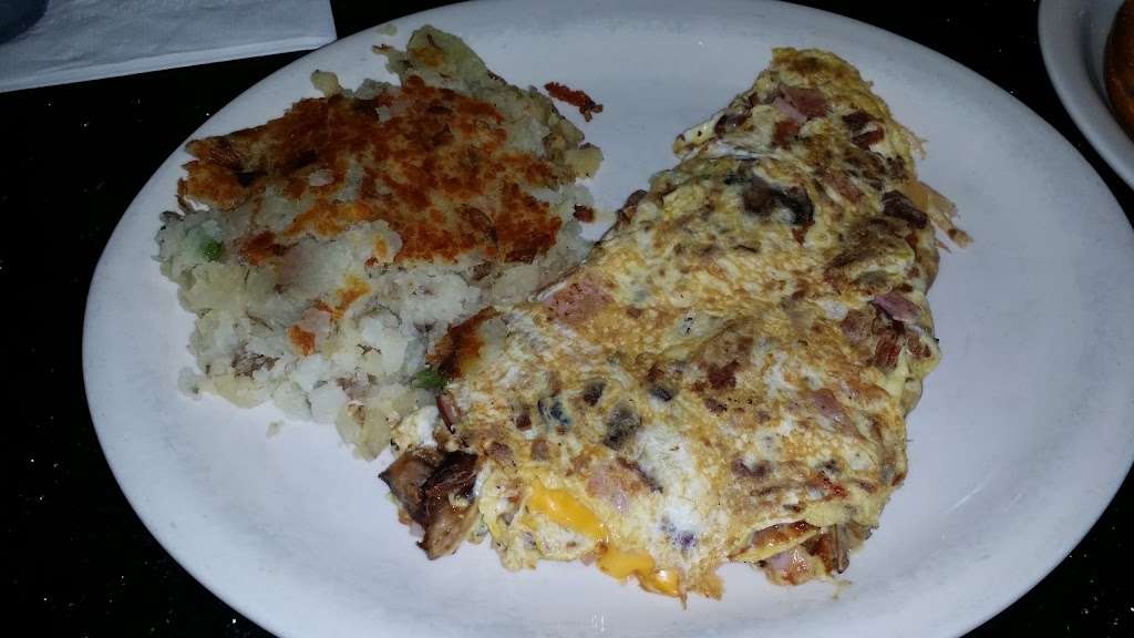 Broadway Diner | 287 N Broadway, Hicksville, NY 11801, USA | Phone: (516) 681-3982