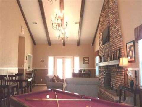 Fox Club Apartments | 4401 S Keystone Ave, Indianapolis, IN 46227, USA | Phone: (317) 782-5926