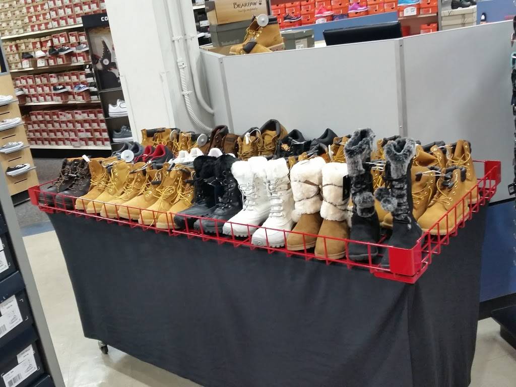 Shoe Carnival | 10845 W Florissant Ave, St. Louis, MO 63136, USA | Phone: (314) 524-1515