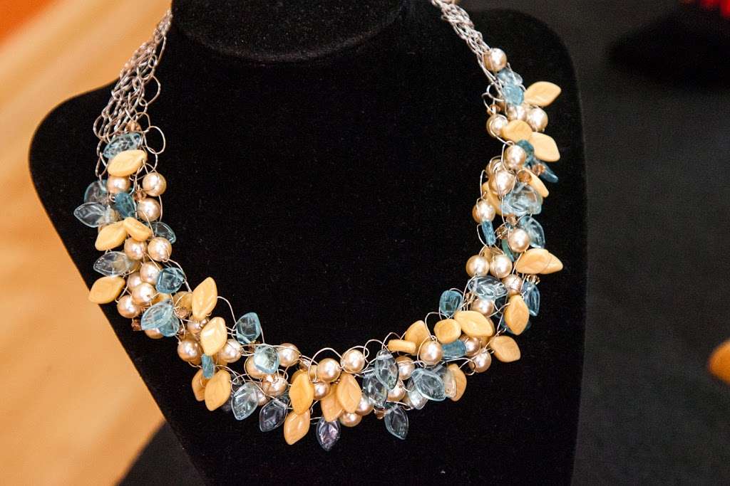 Bead Boutique | 508 NW Englewood Rd, Kansas City, MO 64118 | Phone: (816) 455-0090