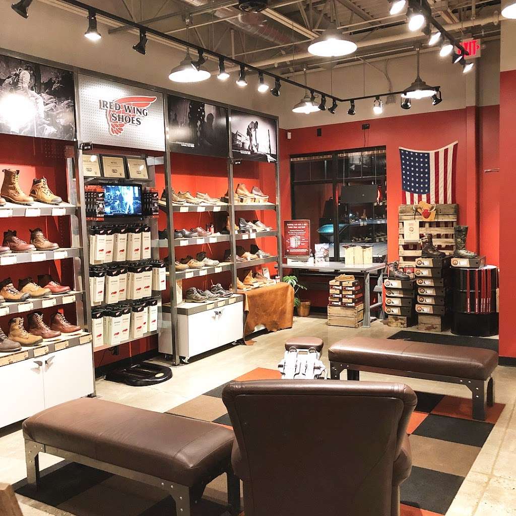 Red Wing | 2742 Hillside Dr, Delafield, WI 53018, USA | Phone: (262) 303-4236