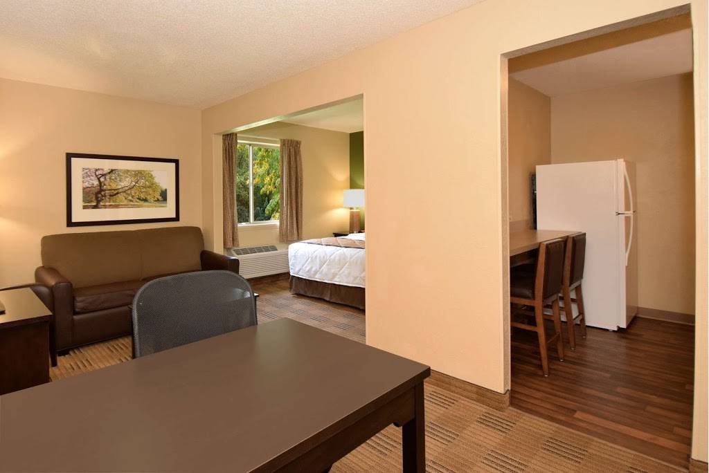 Extended Stay America - Charlotte - Tyvola Rd. - Executive Park | 5830 Westpark Dr, Charlotte, NC 28217, USA | Phone: (704) 527-1960