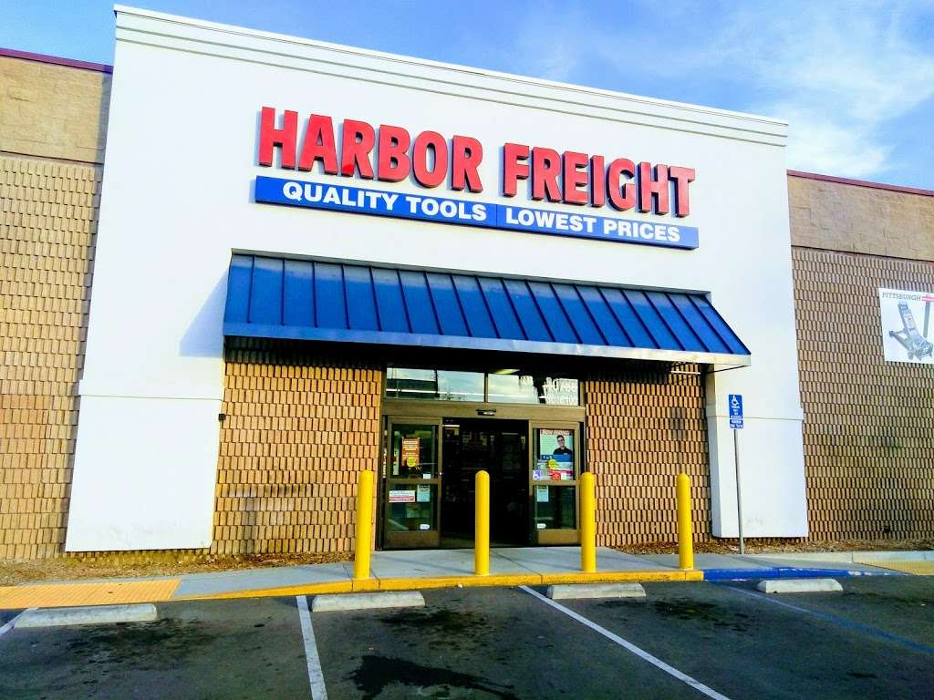 Harbor Freight Tools | 10765 Magnolia Ave, Riverside, CA 92505, USA | Phone: (951) 785-0459