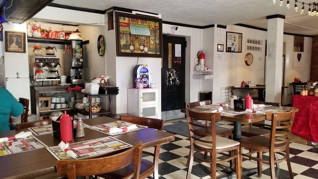 Jonis 340 Diner | 2481 Old Philadelphia Pike, Lancaster, PA 17602, USA | Phone: (717) 984-2627