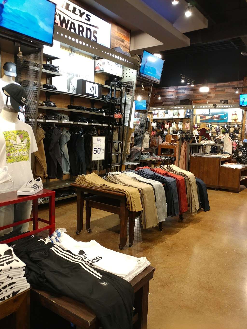 Tillys | The Shoppes at Westlake Village, 30730 Russell Ranch Rd, Westlake Village, CA 91362 | Phone: (818) 540-4874