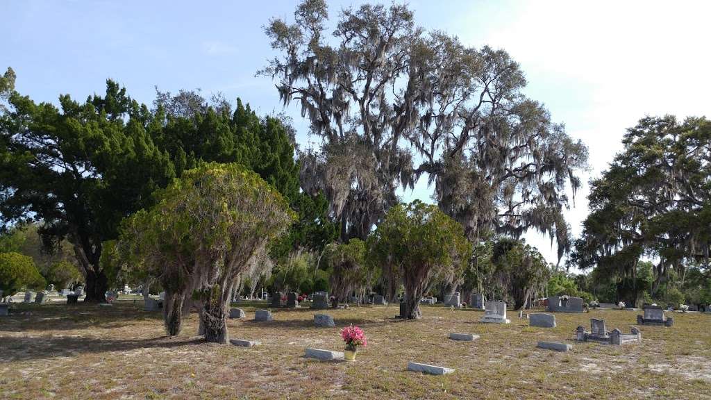 Oak Hill Cemetery | 200-234 N Brooks Cir, Oak Hill, FL 32759, USA