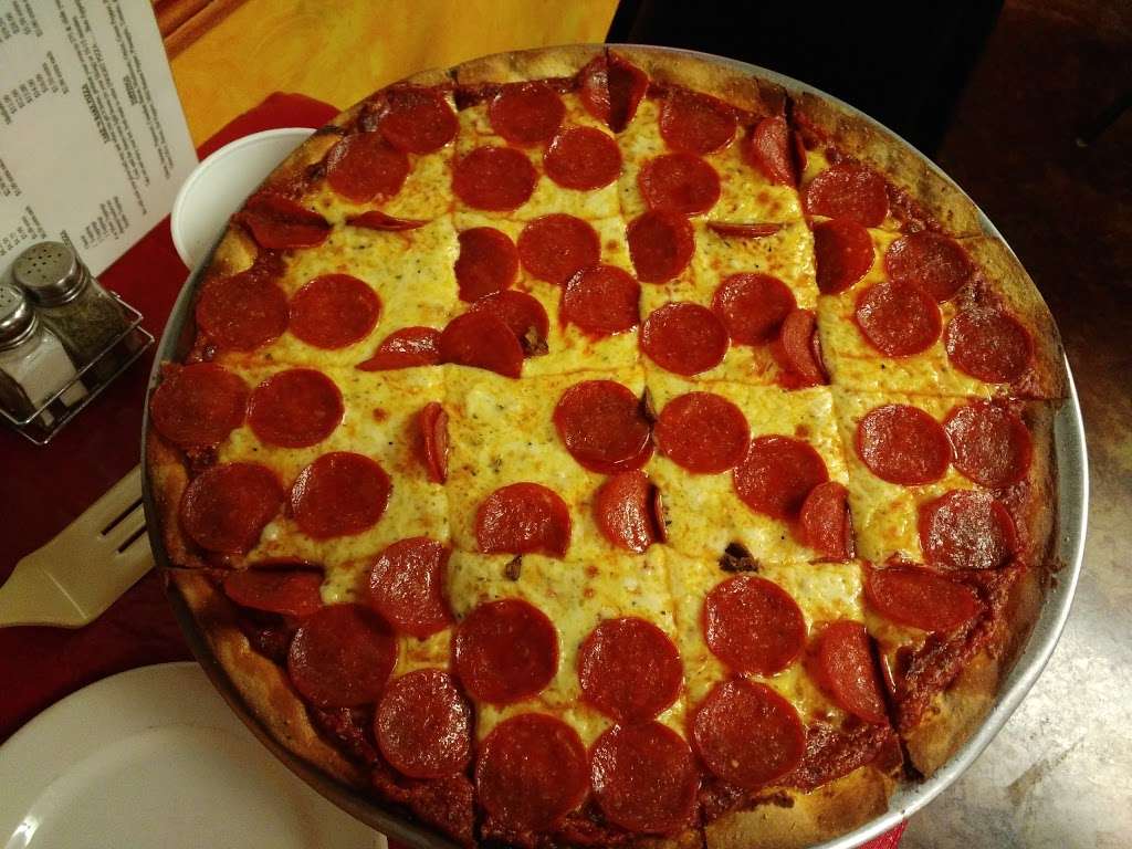 Dwight Pizza | 20 Burbeck Dr., Dwight, IL 60420, USA | Phone: (815) 584-9100