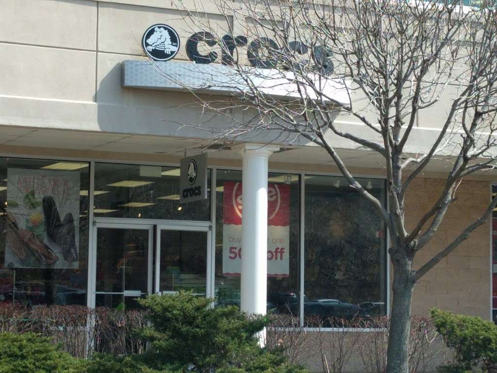 Crocs | 1000 Crossing Outlet Sq g10, Tannersville, PA 18372 | Phone: (570) 629-1399
