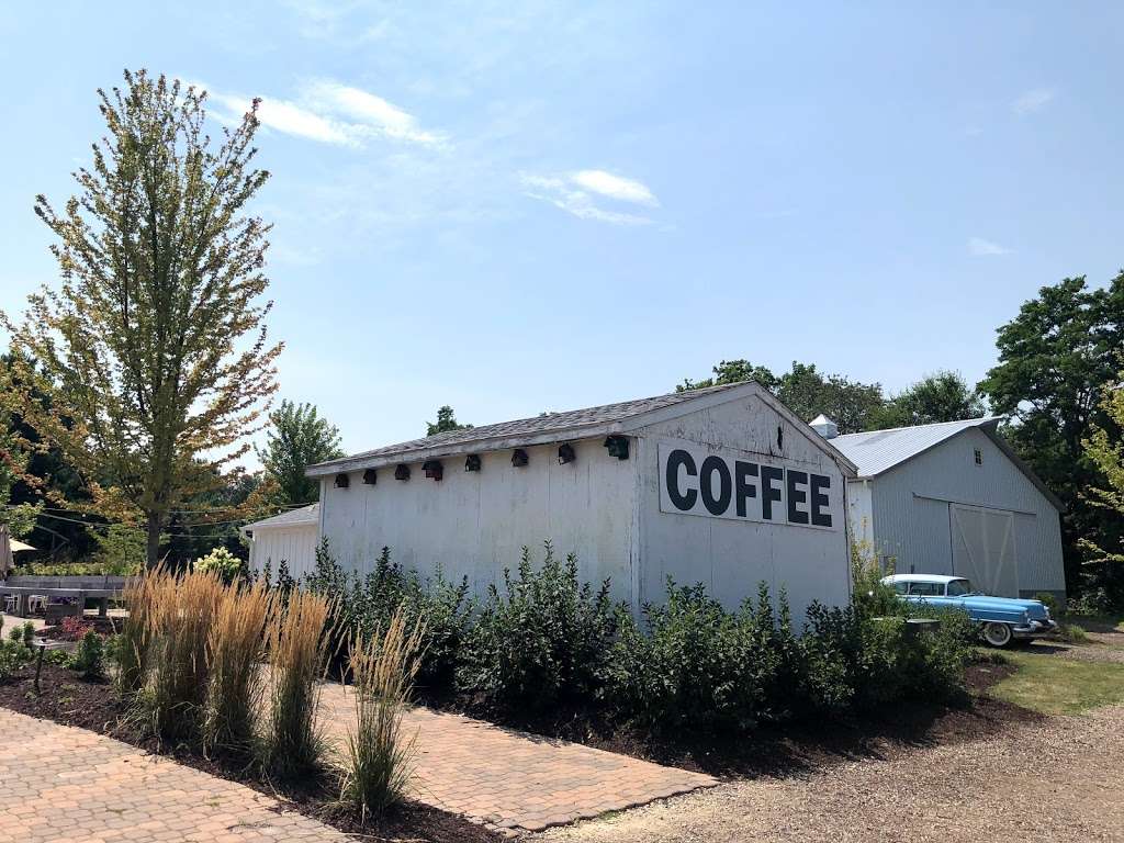 Boxed and Burlap | 2935 WI-67, Delavan, WI 53115, USA | Phone: (262) 374-5497