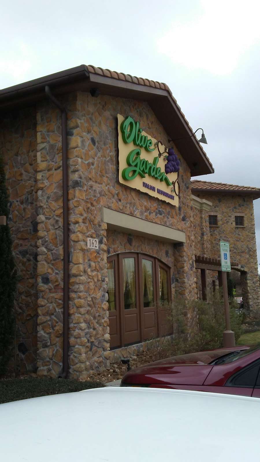 Olive Garden Italian Restaurant | 162 N Bypass 35, Alvin, TX 77511, USA | Phone: (281) 331-0322