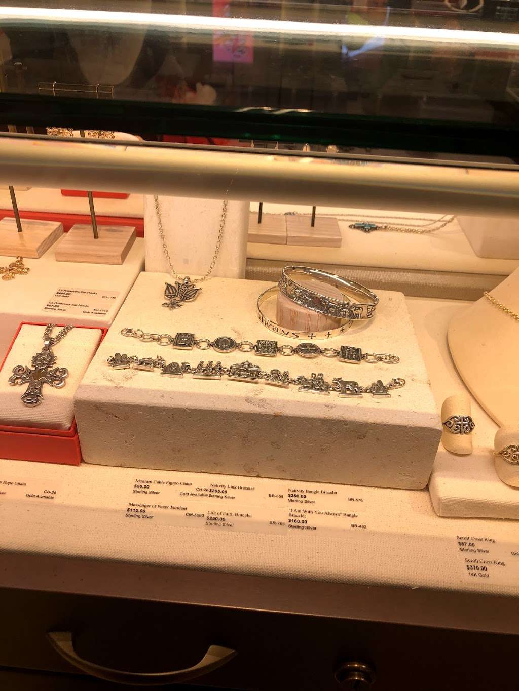 James Avery Artisan Jewelry | 5506 Farm to Market 1960 Rd W, Houston, TX 77069, USA | Phone: (281) 440-5167