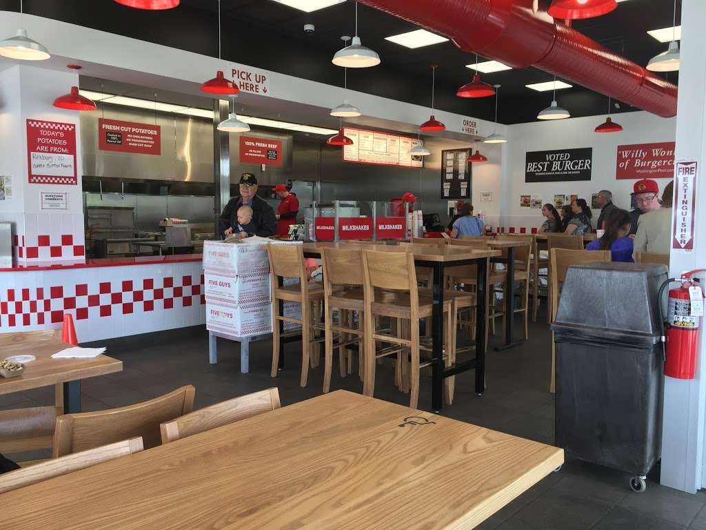 Five Guys | 2401 E Lincoln Hwy, New Lenox, IL 60451, USA | Phone: (815) 463-0315