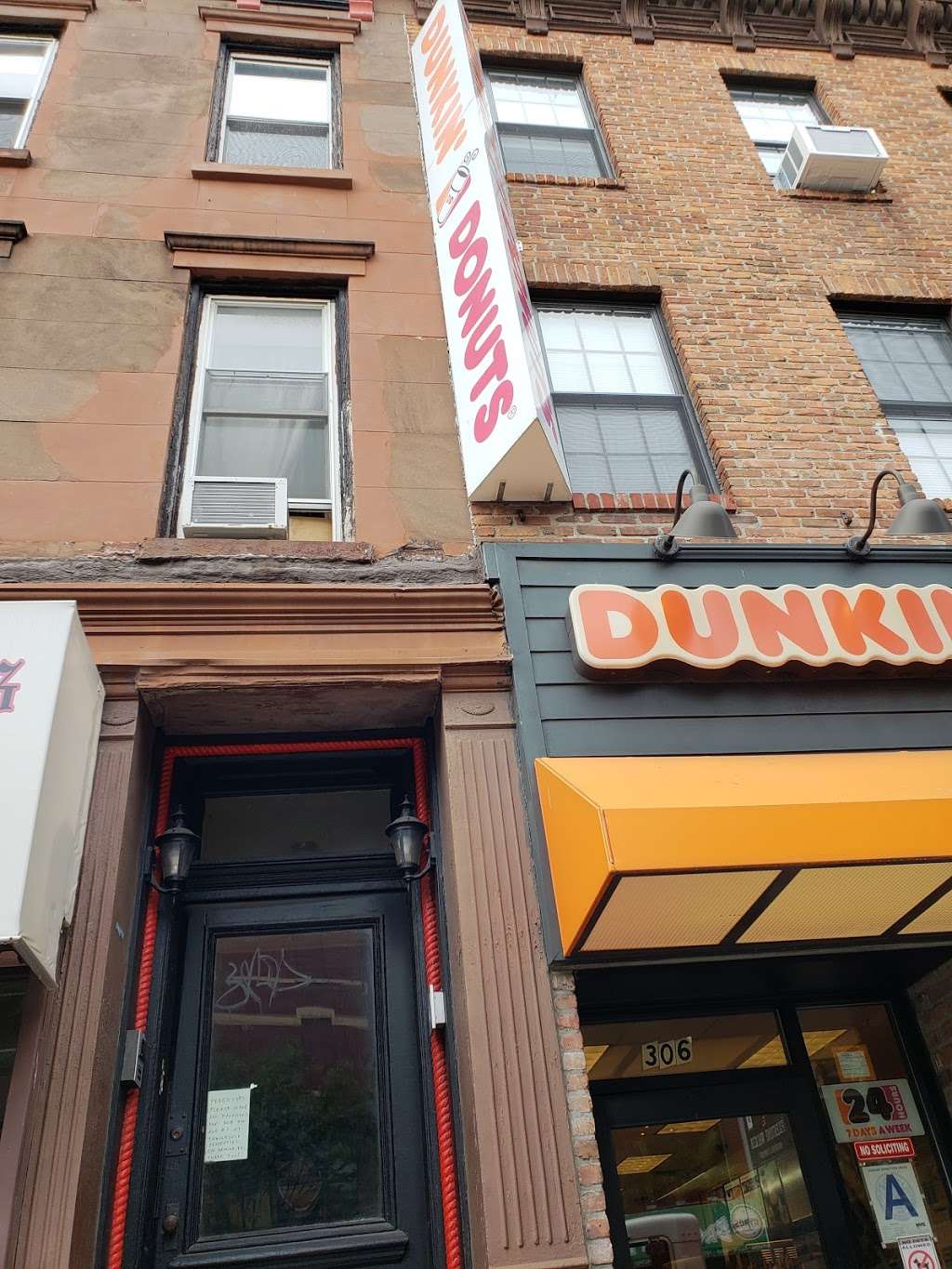 Dunkin Donuts | 306 7th Ave, Brooklyn, NY 11215, USA | Phone: (347) 529-5253