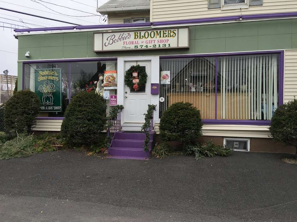 Bobbies Bloomers Flower Shop /Frackville Pa Florist | 646 Altamont Blvd, Frackville, PA 17931, USA | Phone: (570) 874-2131