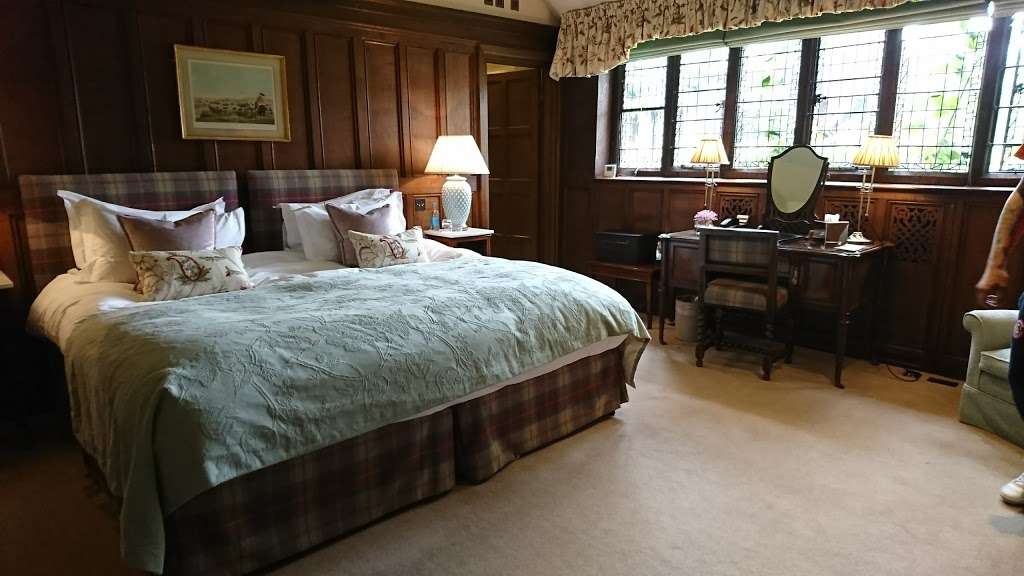 Hever Castle & Gardens | Hever Rd, Hever, Edenbridge TN8 7NG, UK | Phone: 01732 865224