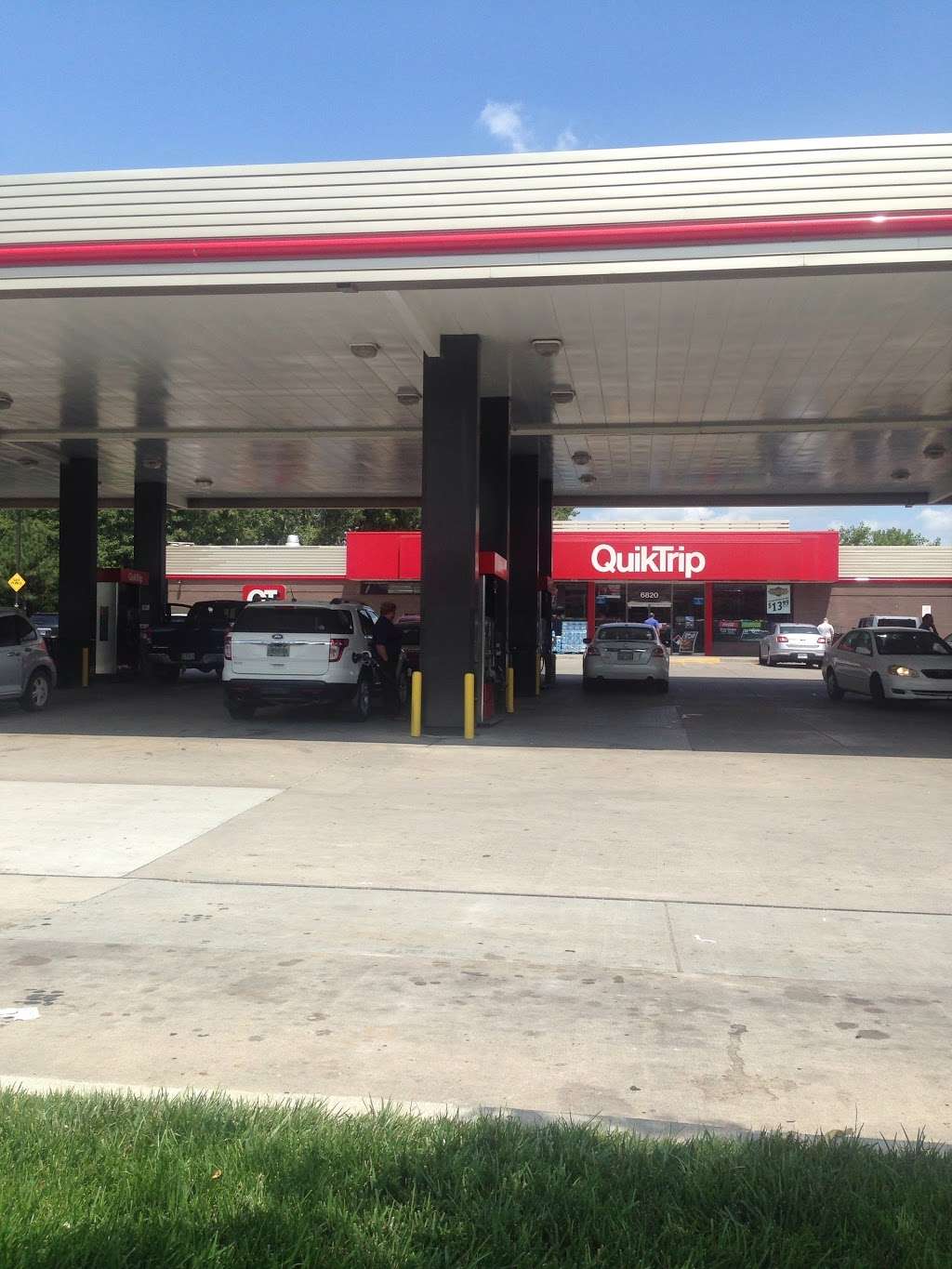 QuikTrip | 6820 E Front St, Kansas City, MO 64120, USA | Phone: (816) 231-3740