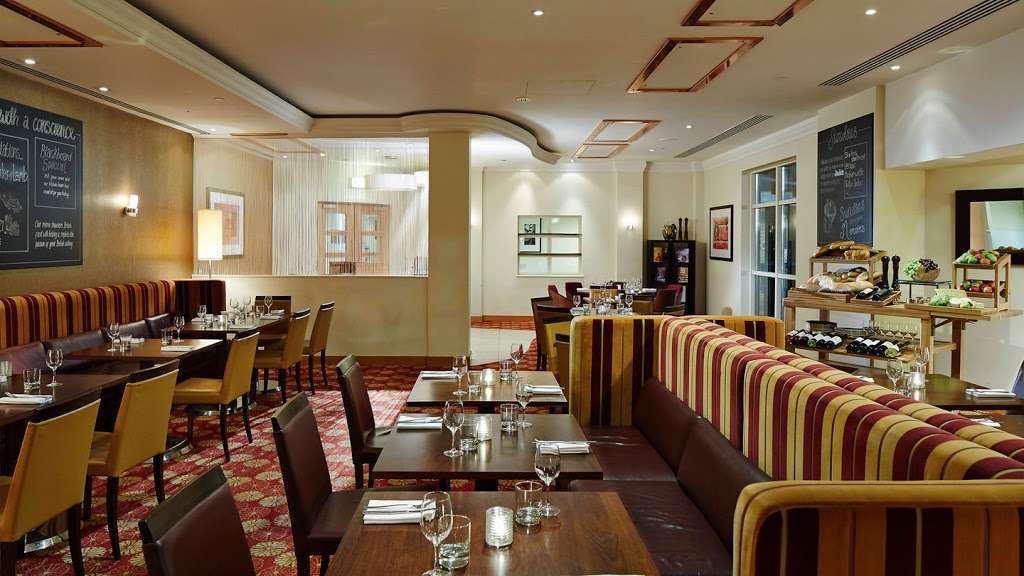 Bexleyheath Marriott Hotel | 1 Broadway, Bexleyheath DA6 7JZ, UK | Phone: 020 8298 1000