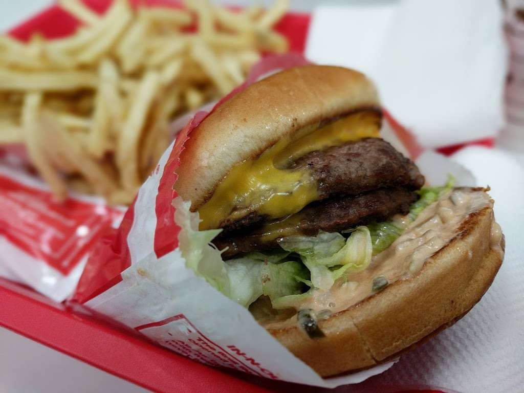 In-N-Out Burger | 13850 Francisquito Ave, Baldwin Park, CA 91706, USA | Phone: (800) 786-1000