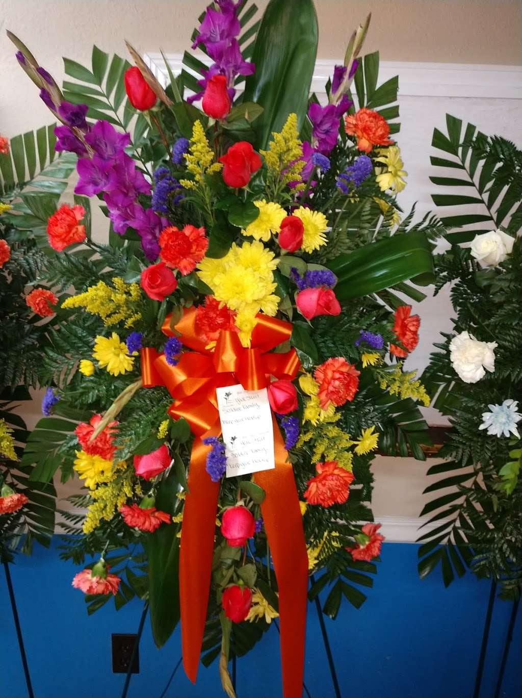 Almas Designs Florist and More | 2718 N Main St Suite A, Liberty, TX 77575, USA | Phone: (936) 641-9056