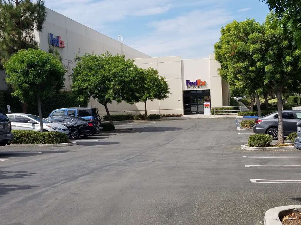 FedEx Ship Center | 7000 Barranca Pkwy, Irvine, CA 92618, USA | Phone: (800) 463-3339