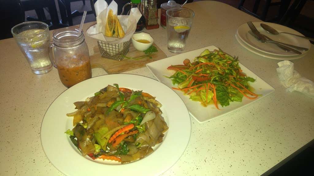 My Thai | 8654 Foothill Blvd, Sunland-Tujunga, CA 91040, USA | Phone: (818) 352-1979