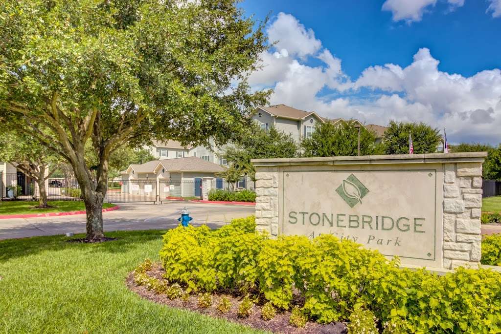 Stonebridge at City Park | 11800 City Park Central Ln, Houston, TX 77047, USA | Phone: (866) 799-4146