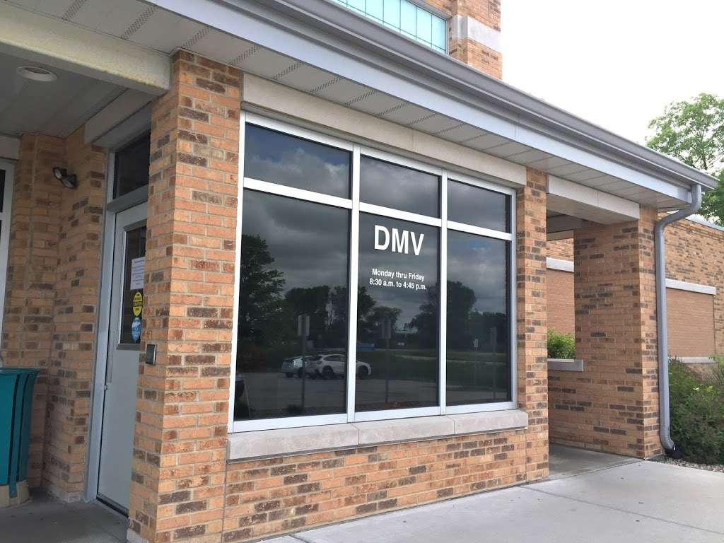 Waukesha DMV | 2019 Golf Rd, Pewaukee, WI 53072, USA | Phone: (608) 264-7447