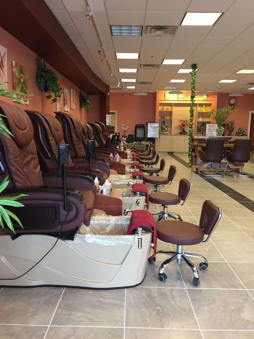 Nails Tek | 10537 E Washington St, Indianapolis, IN 46229, USA | Phone: (317) 899-5520