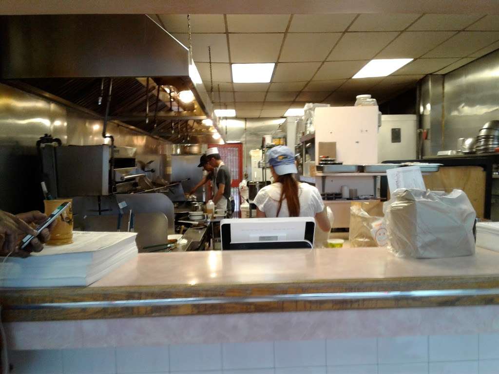 Daves Chinese Kitchen | 185-24 Union Tpke, Fresh Meadows, NY 11366, USA | Phone: (718) 776-2500