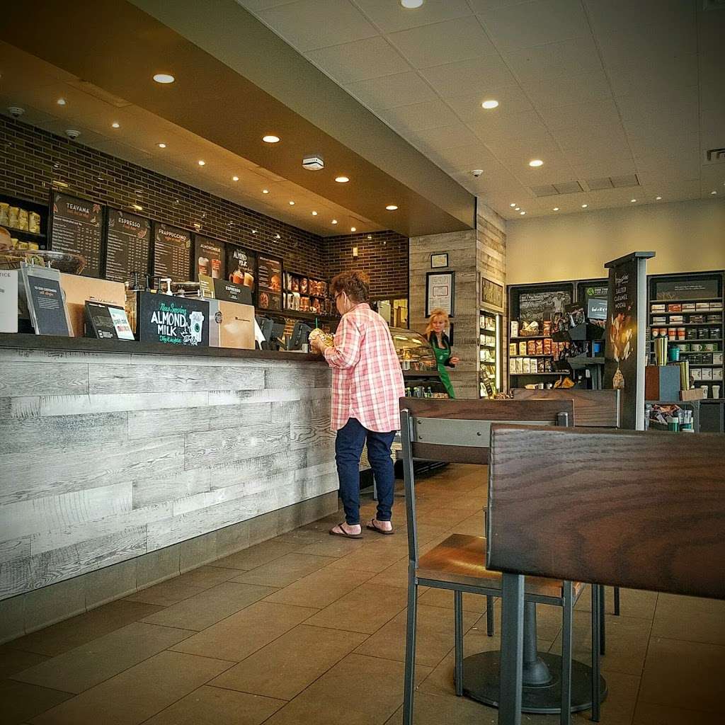 Starbucks | 240 US-202, Flemington, NJ 08822, USA | Phone: (908) 300-1511