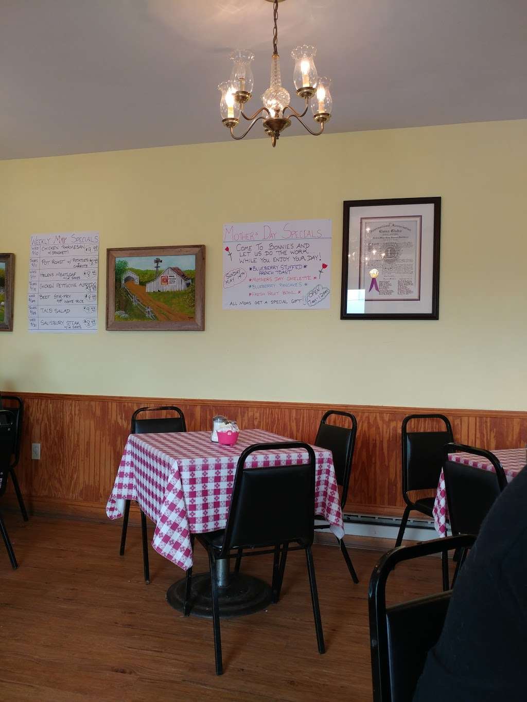 Bonnies Country Kitchen | 2 N Berlin Pike, Lovettsville, VA 20180, USA | Phone: (540) 822-5285