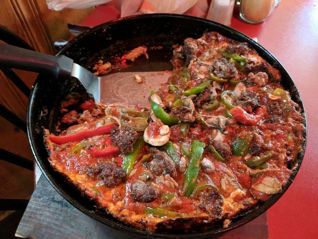 Pequods Pizza | 8520 Fernald Ave, Morton Grove, IL 60053, USA | Phone: (847) 470-9161