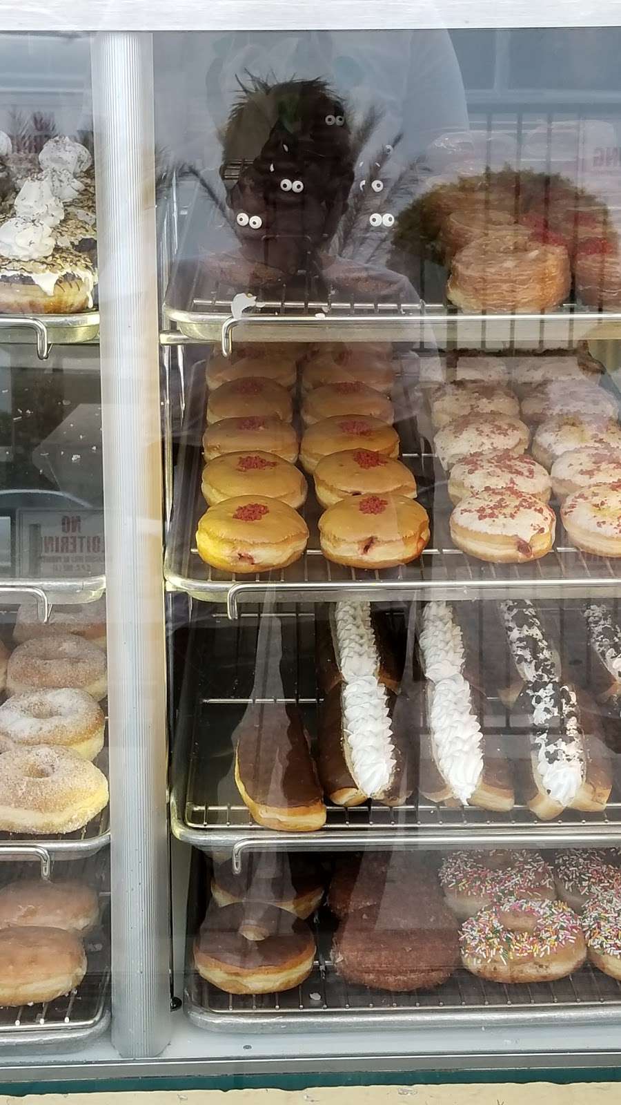 DKs Donuts Of Orange | 3744 E Chapman Ave, Orange, CA 92869, USA | Phone: (714) 633-5858