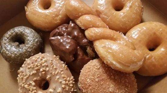 Sweet Cream Donuts | 7435 W Lower Buckeye Rd Suite 112, Phoenix, AZ 85043, USA | Phone: (623) 936-1007