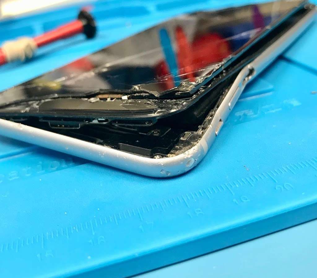 CPR Cell Phone Repair Pearland | 3115 Dixie Farm Rd #115, Pearland, TX 77581, USA | Phone: (281) 992-1500