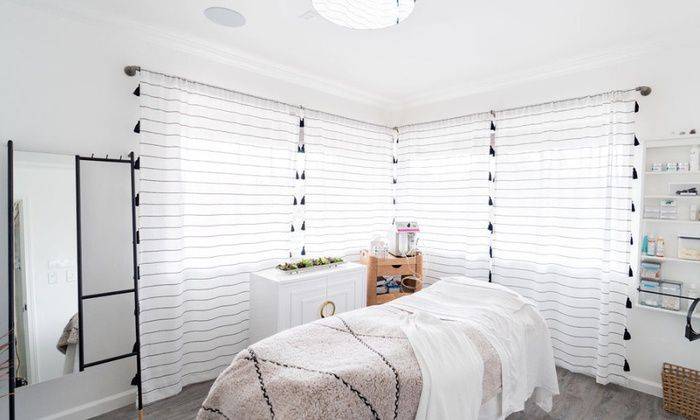 Facial Lounge | 3810 East Coast Hwy, Corona Del Mar, CA 92625, USA | Phone: (949) 432-5915 Facial Lounge | 3810 East Coast Hwy, Corona Del Mar, CA 92625, USA | Phone: (949) 432-5915