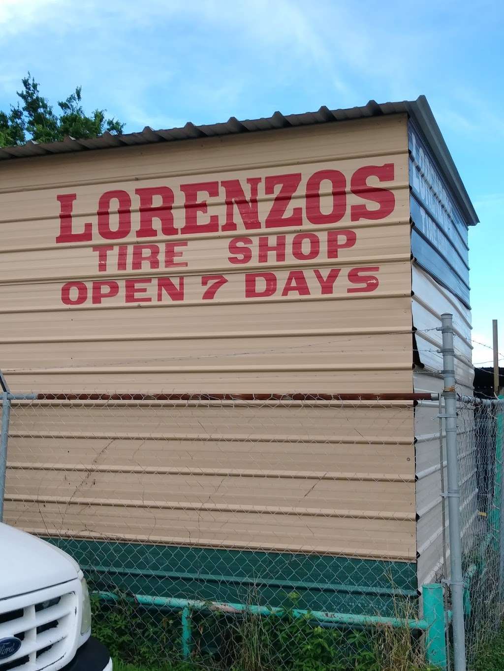 Lorenzos Tire Shop | 646 Woolworth St, Houston, TX 77020, USA | Phone: (281) 857-5438