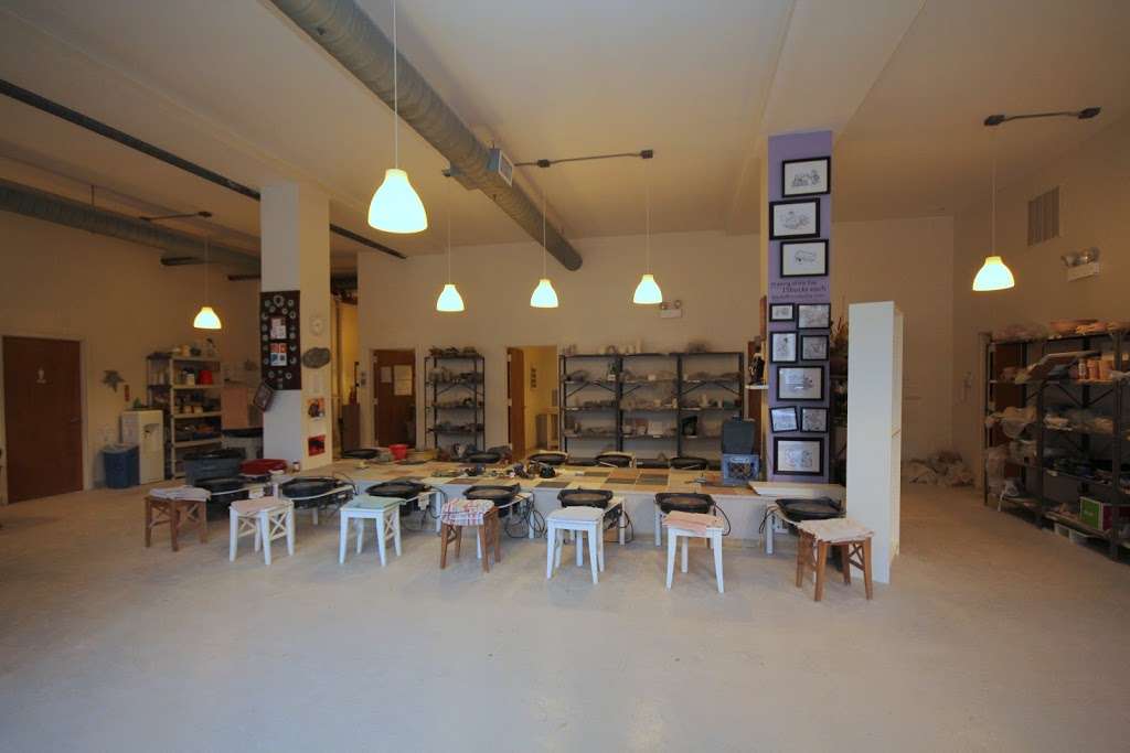 Lincoln Square Pottery Studio- Learning Center | 4150 N Lincoln Ave, Chicago, IL 60618, USA | Phone: (773) 248-4430