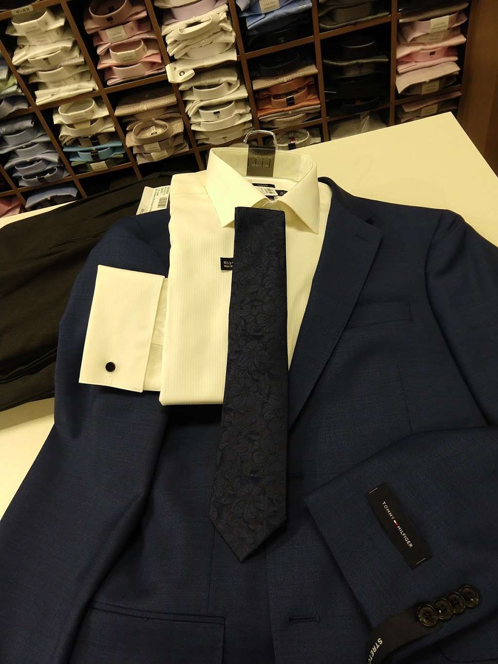 Mens Wearhouse | 4718 Sharon Rd, Charlotte, NC 28210, USA | Phone: (704) 556-1014