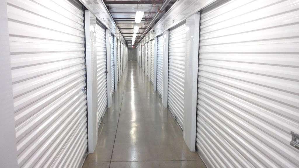 Life Storage | 8410 W Union Hills Dr, Peoria, AZ 85382, USA | Phone: (623) 748-4762