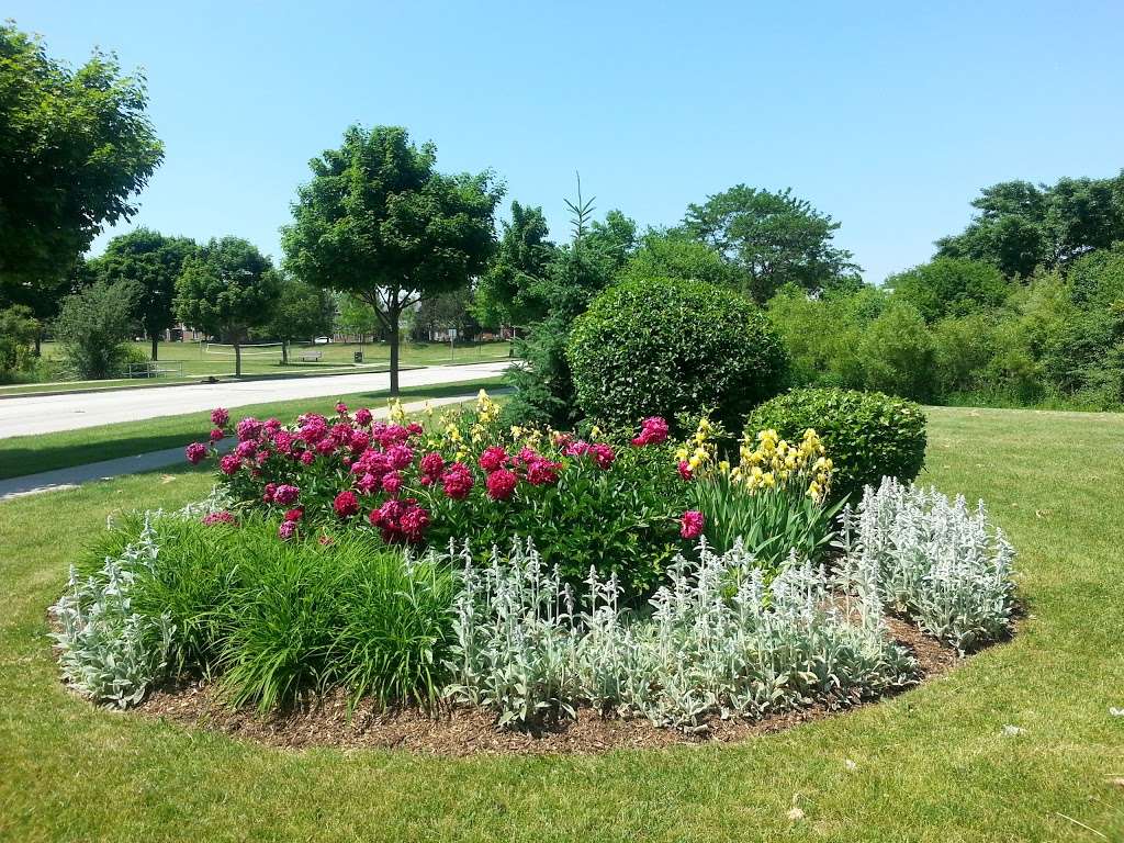 Nickol Knoll Park | Arlington Heights, IL 60004, USA | Phone: (847) 590-6050