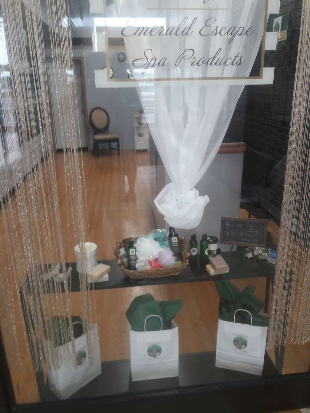 Emerald Escape Spa Products | 8000 Melton Rd, Gary, IN 46403, USA | Phone: (708) 441-4406