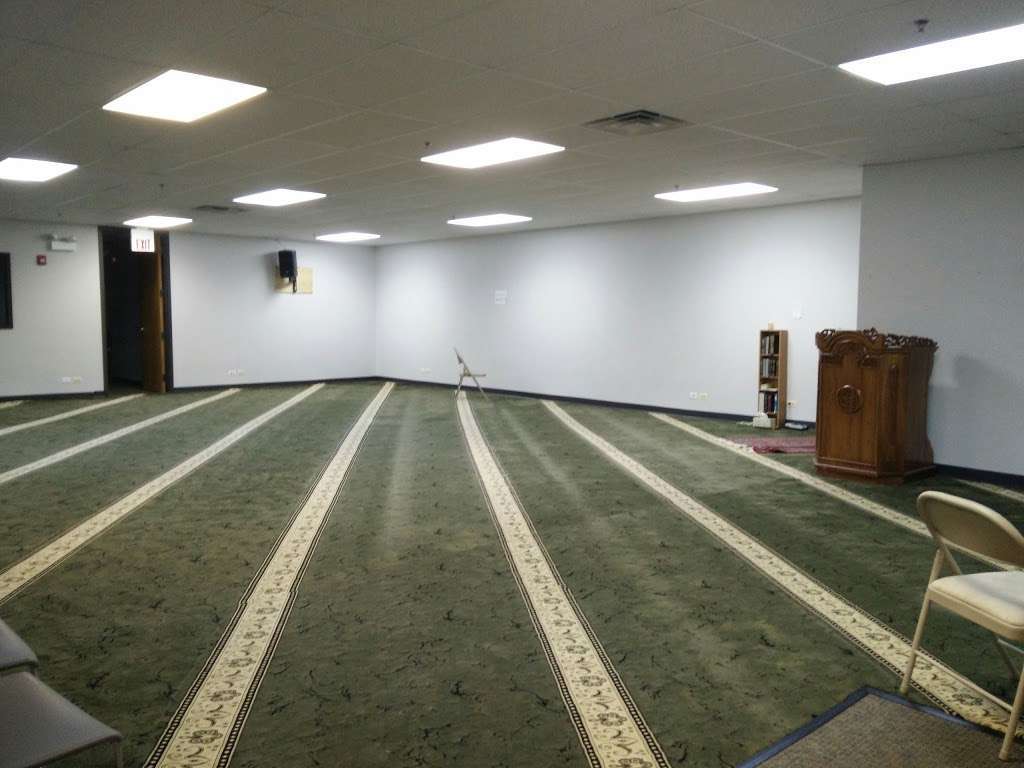 Masjid Uthman | 840 Oak Creek Dr, Lombard, IL 60148