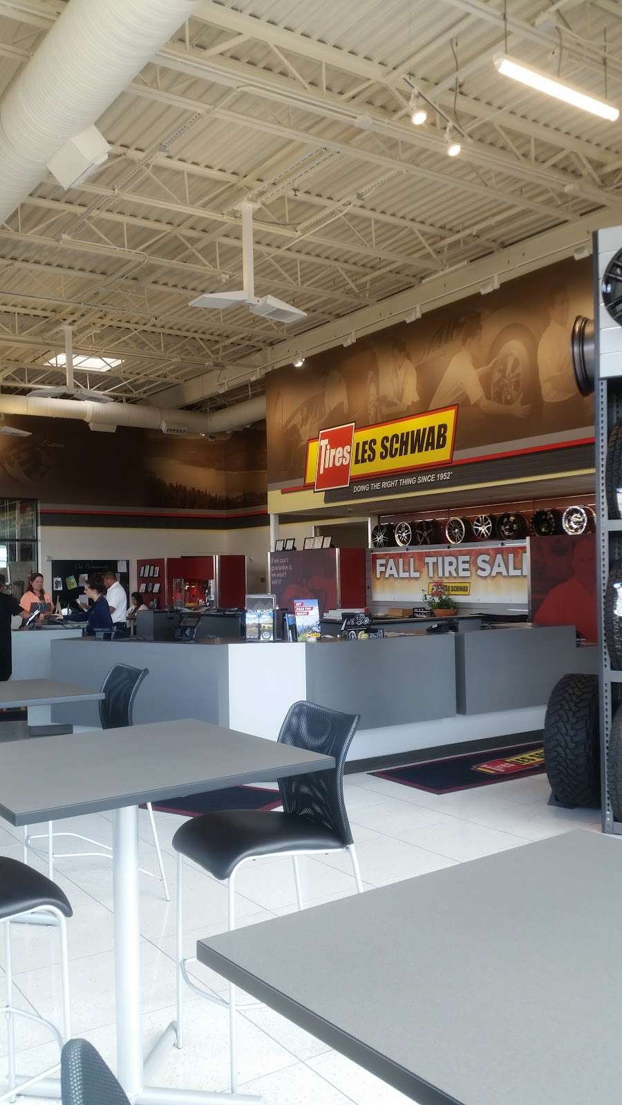 Les Schwab Tire Center | 13374 Main St, Hesperia, CA 92345 | Phone: (442) 267-9119