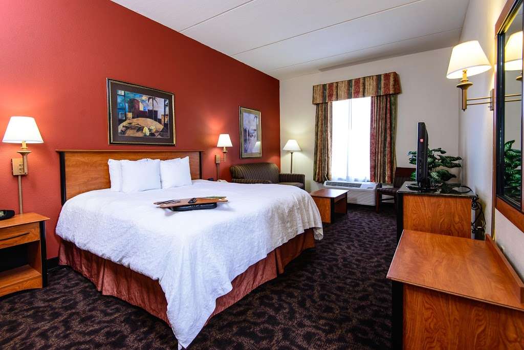 Hampton Inn Houston-Pearland | 6515 Broadway St, Pearland, TX 77581 | Phone: (832) 736-9977