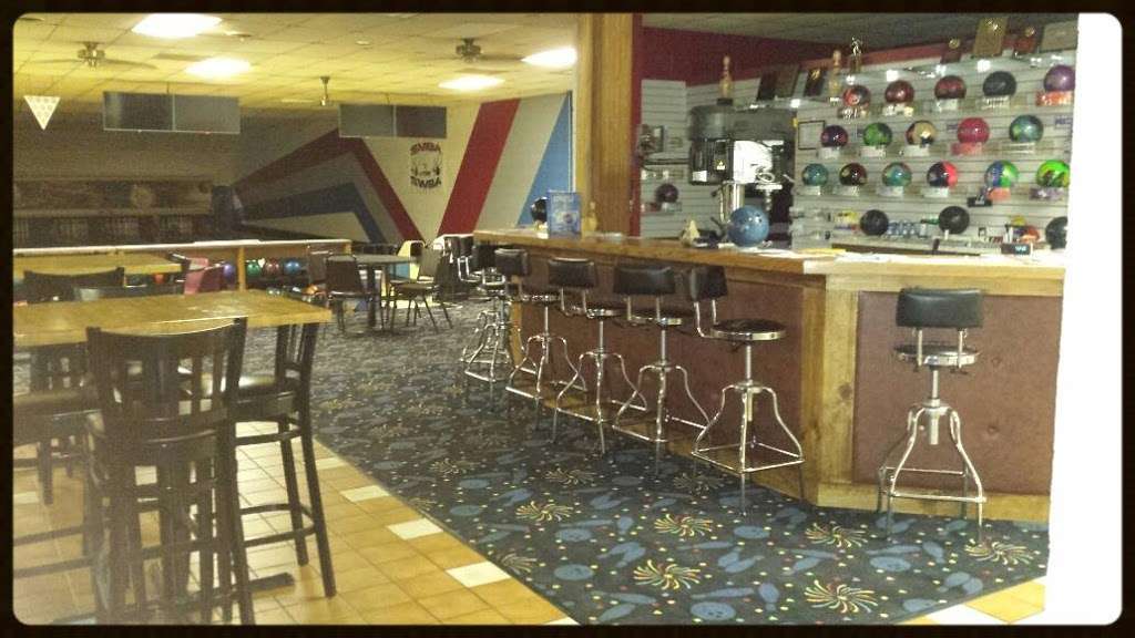 Bowl Mor Streator | 2416 IL-23, Streator, IL 61364, USA | Phone: (815) 672-4579